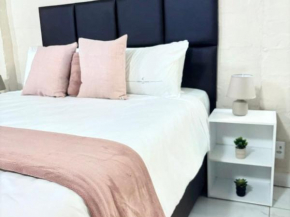 STAY-TIAH Brown Guest Room